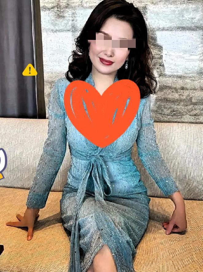 我想我也许是疯了吧！都快五十岁的女人了，快奔五的人了，居然还在做梦。