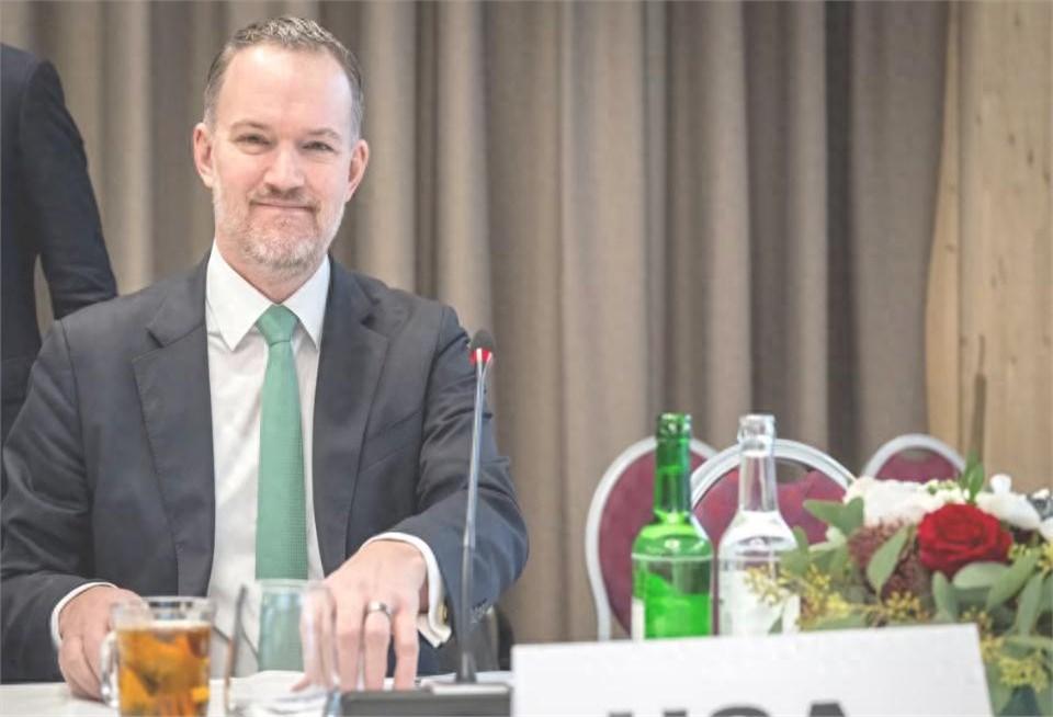 美墨闭门会，枪口对准中国绕道供应链。一个做北美供应链的朋友刚跟我透露，冷汗都下来