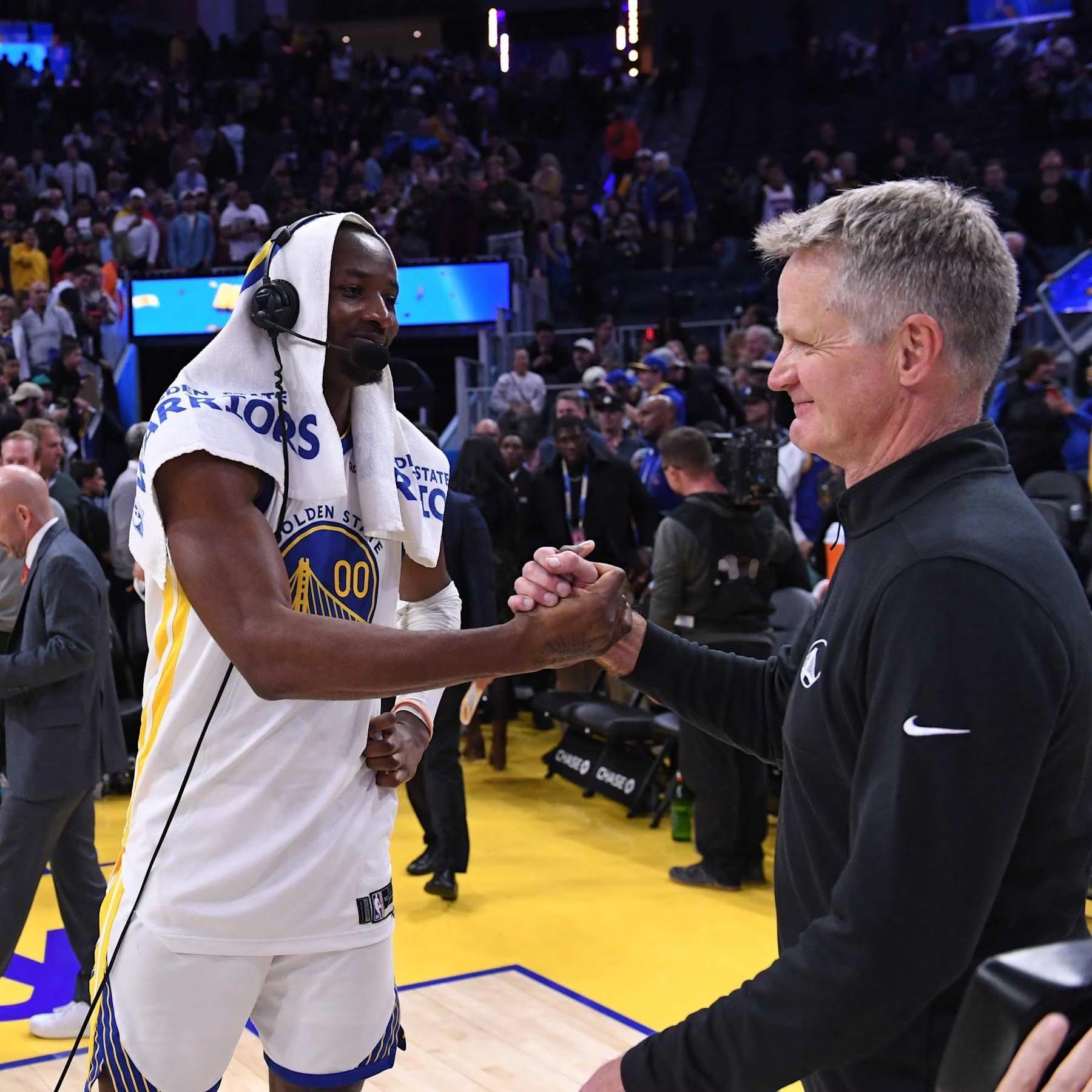 科尔谈库明加：“他几乎不出手任何仓促的投篮或中距离投篮。他对球队的投入显而易见