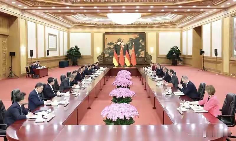 默茨首访中国：不止谈生意，这4个议题才是关键很多人以为默茨访华只聊贸易，其