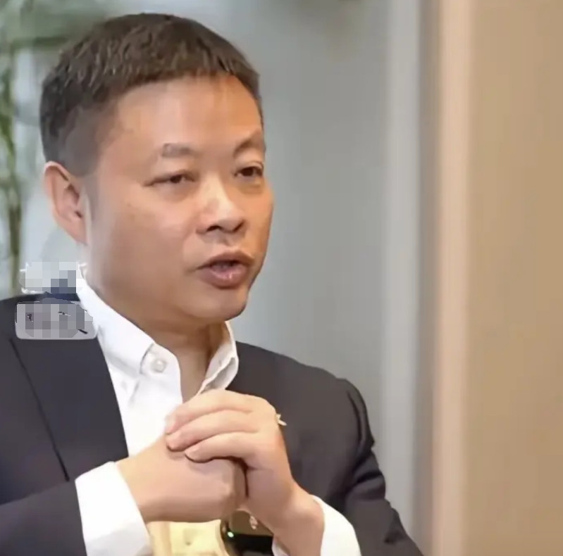 小鹏汽车CEO何小鹏怒批行业乱象：三倍工资挖人、低价竞争何时休？