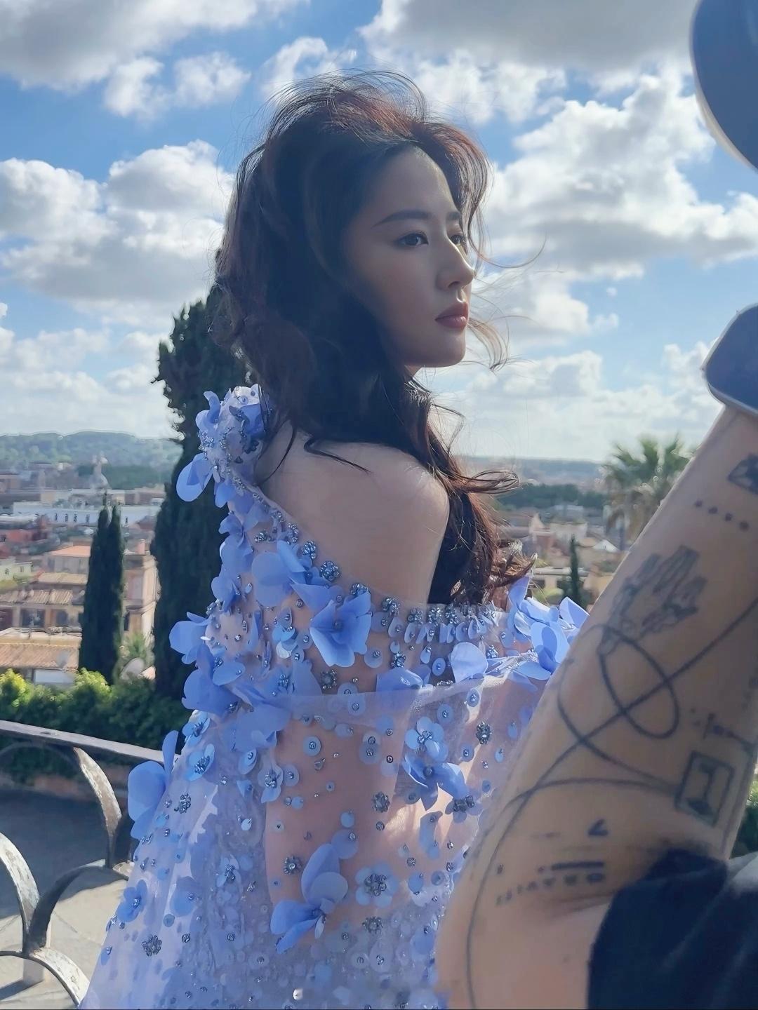 向太回应曾婉拒刘亦菲从小美到大的刘亦菲，天生丽质好美啊🍇​​​