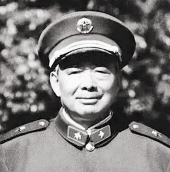 11军军长刚从中越前线回来遭遇流氓碰瓷，将军说：你们吃错药了吧!  197