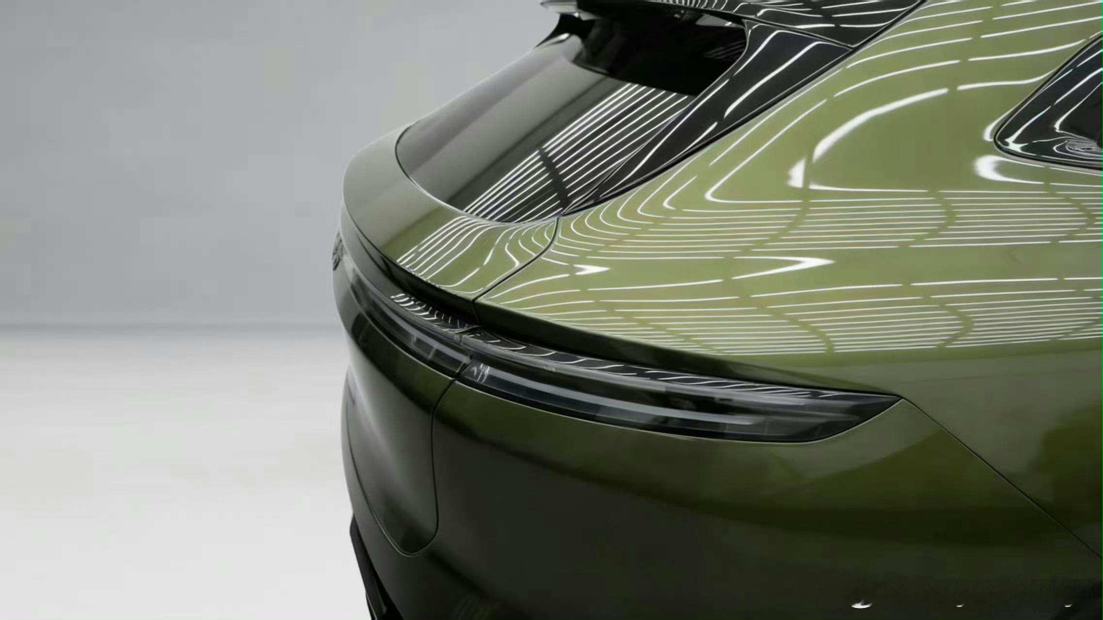 好家伙，这尾部恍惚间恍惚了一下真像