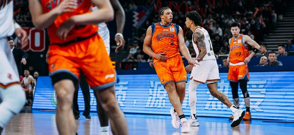 《新民体育》: 洛夫顿的脾气, 已成为上海的一颗定时炸弹