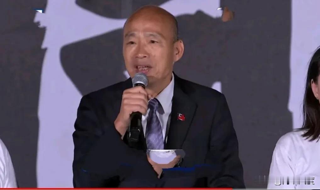 超震撼，凯兰格达大道15万人齐呐喊，韩国瑜激情演讲嗨翻全场，民众眼泛泪花:我们不