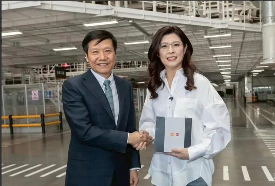 要说营销，还真得佩服雷军。此次郑丽文大陆之行，没去联想，也没去华为，偏偏去了小米