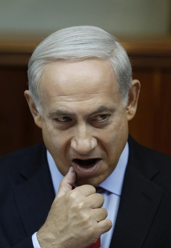 内塔尼亚胡要不就是脑袋被驴踢坏了，要不就是患了老年痴呆症了！你们接连失去了那么