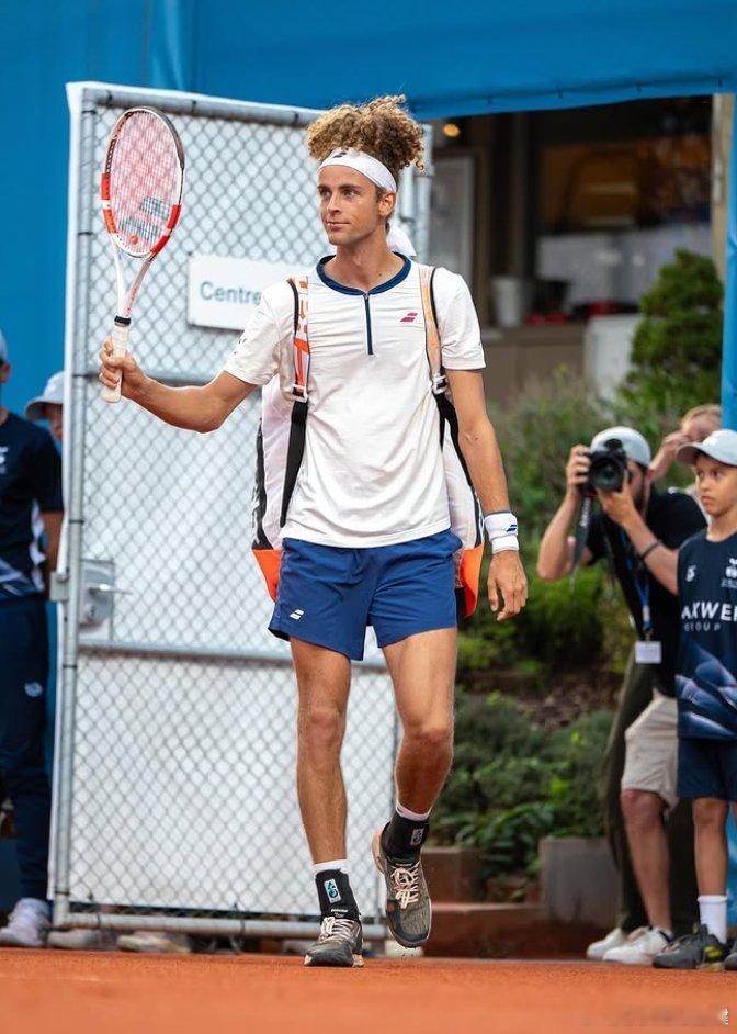 又一位ATP球员出柜！出生于2004年的瑞士选手MikaBrunold目前世界