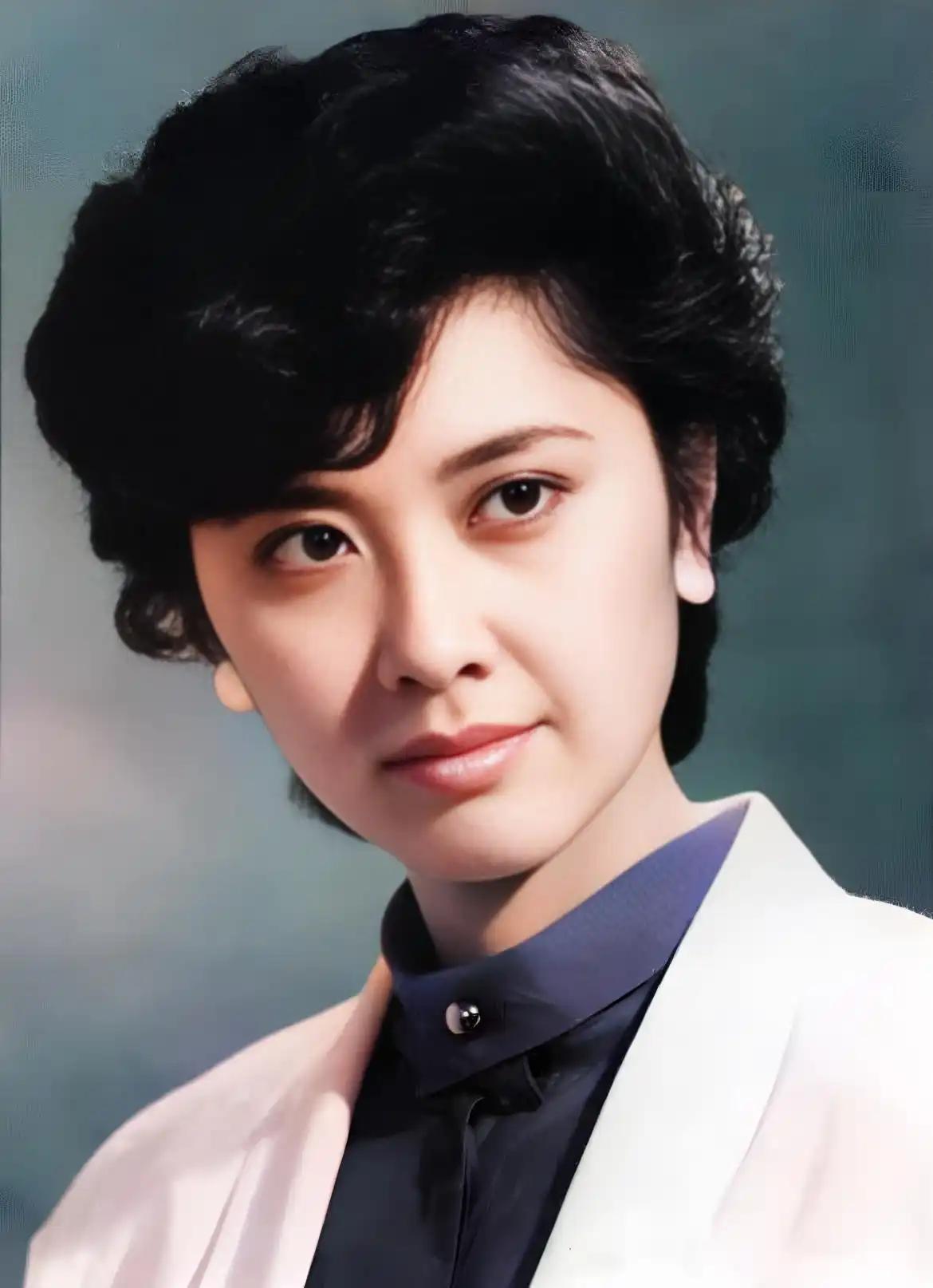 《西游记》女儿国国王选角全过程，最早阵容是林芳兵，次选杨春霞。不过导演杨洁对