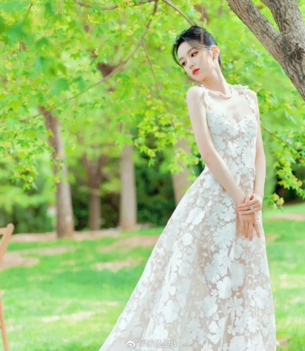 周也｜被美到啦！珍珠造型直接美出银河系～​​​