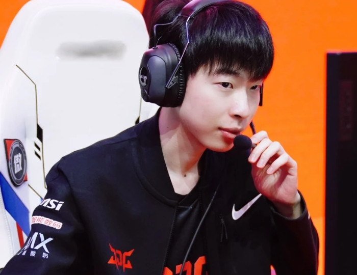 知道为啥23年JDG换尺帝了吗! 昨日王杰EZ 今日尺帝EZ14-3-6