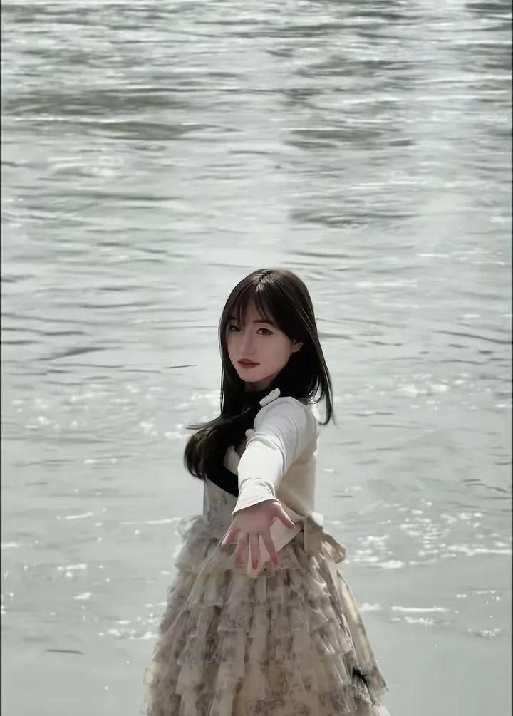 截瘫女孩白女士没有错，她毕竟才25岁，一辈子都毁了！白女士说：他该承诺的责任他