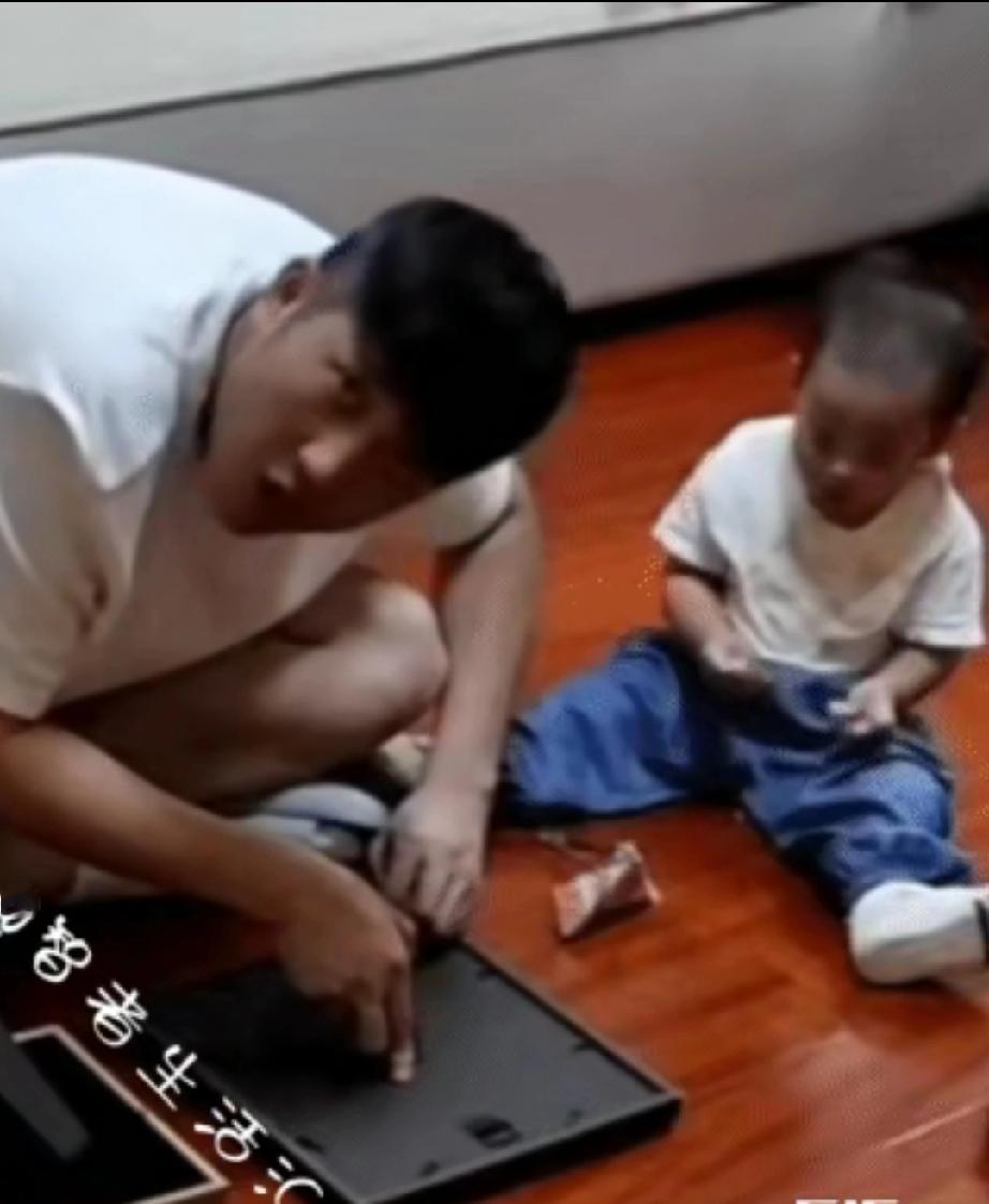 “后悔莫及”！北京这位大姐打开监控看娃乖不乖，没成想直接撞破老公的“惊天秘密”