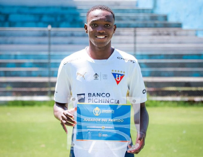 厄瓜多尔媒体futbolecuador曼联已经得知签下年轻球员埃德森卡斯蒂略所需