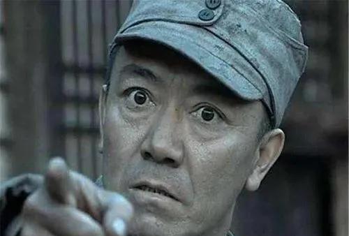 网上“李云龙硬刚XXX”的话题是越来越夸张了，从陈庚大将到刘伯承元帅，再到彭老总