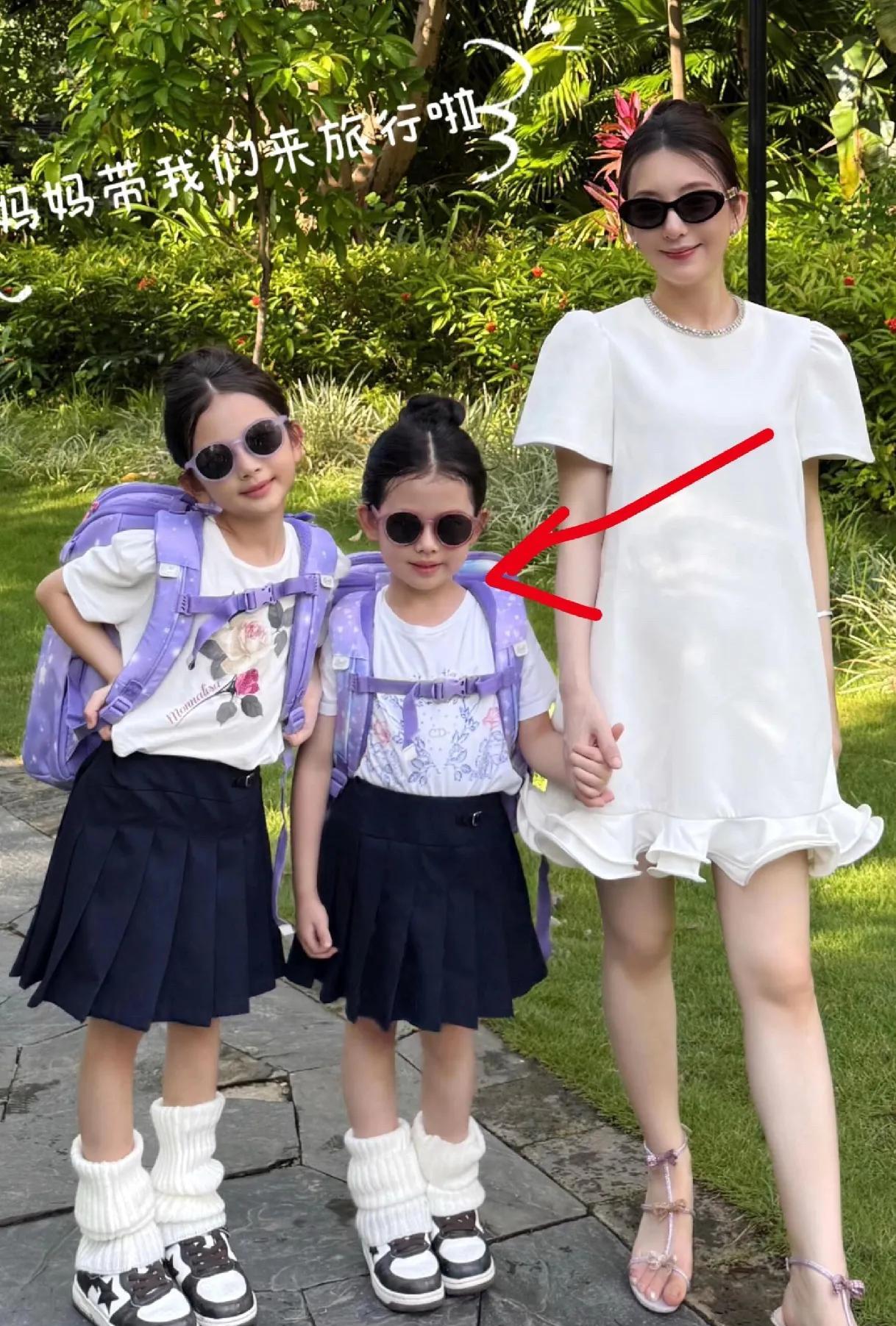 不得不说郭富城简直就是人生赢家！看方媛郭富城女儿，这个额头、脸型已经赢很大