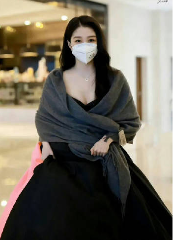 关晓彤肥到锁骨都看不见了​​​