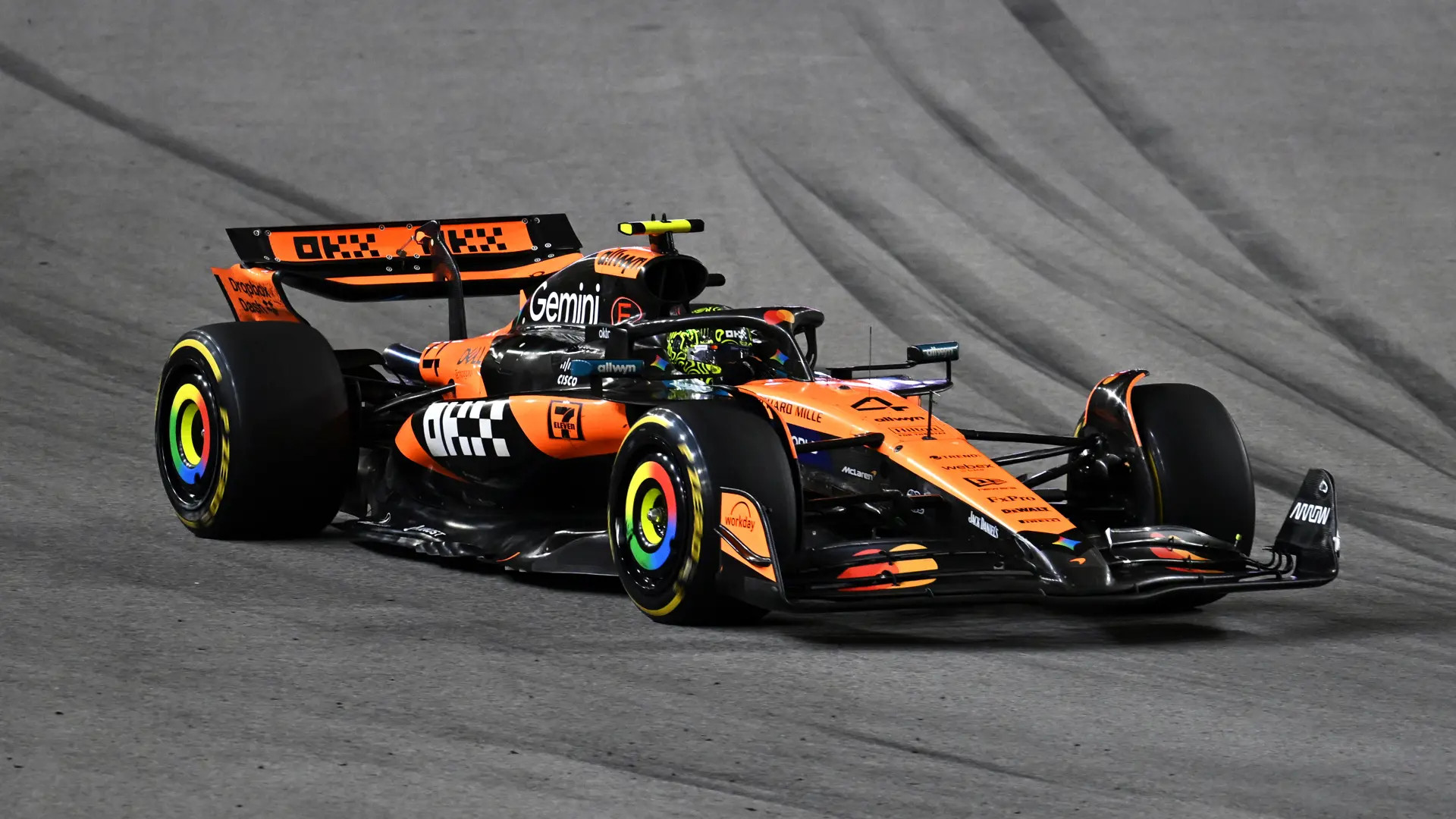 f1虽然新车尚未发布，但迈凯伦2026赛季的F1赛车已经提前被买走了！一位幸运