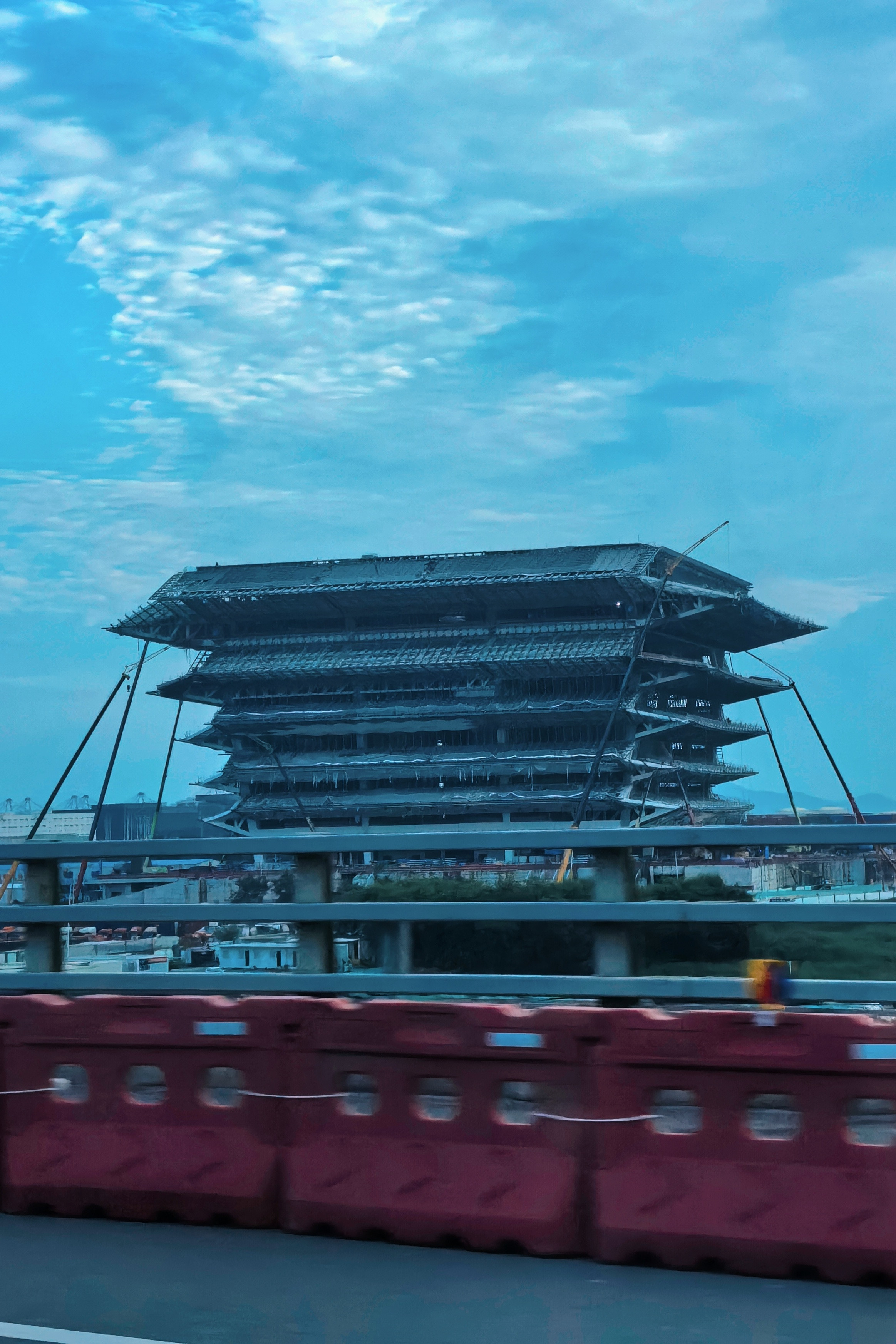 深圳这在建的小房子是不是挺有型？​​​