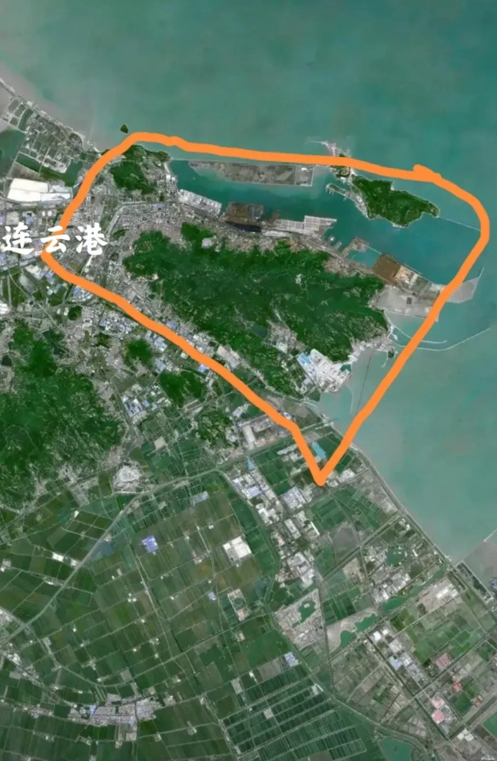 强烈建议连云港把这一块区域建设成一个新区，以青岛为模板，打造成类似于青岛般的海滨