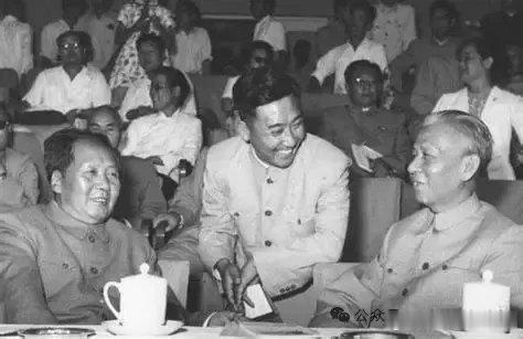 【彻底说清：毛、刘的分歧到底在哪？】毛主席与刘少奇的分歧，是理解中国社会主义建设