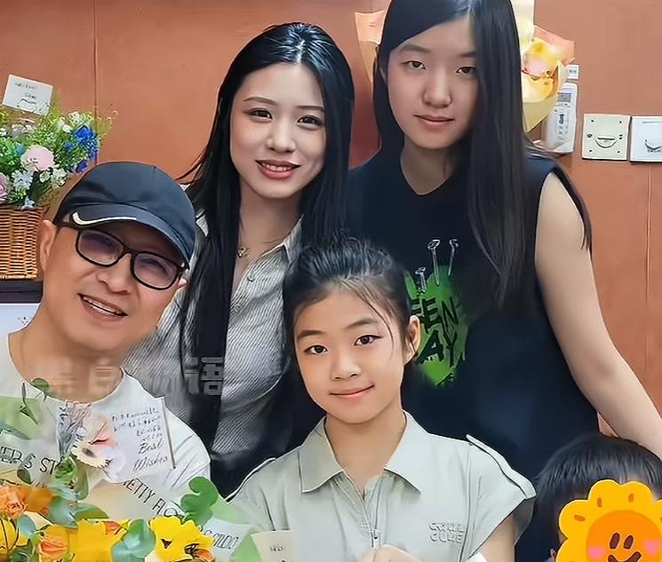 汪峰和他的孩子们，三个女儿都非常漂亮