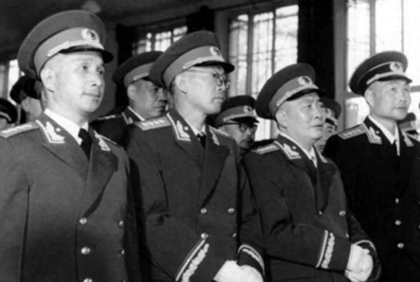 1955年贺晋年评定军衔时，贺龙与彭德怀皆有异议，毛主席为何会发出这样的质疑？