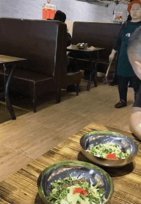 农村剩菜剩饭就是这么喂家禽的。