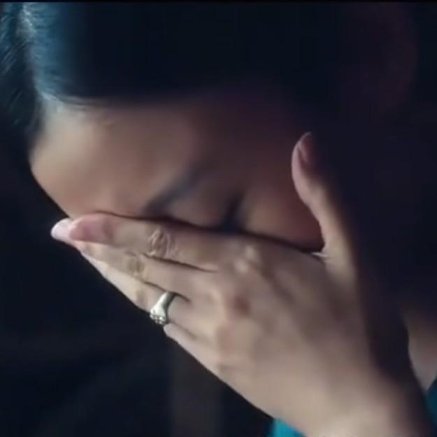 《给阿嬷的情书》里叶淑柔和谢南枝这俩陌生女人长达十几年的通信太让人动容。潮汕阿嬷