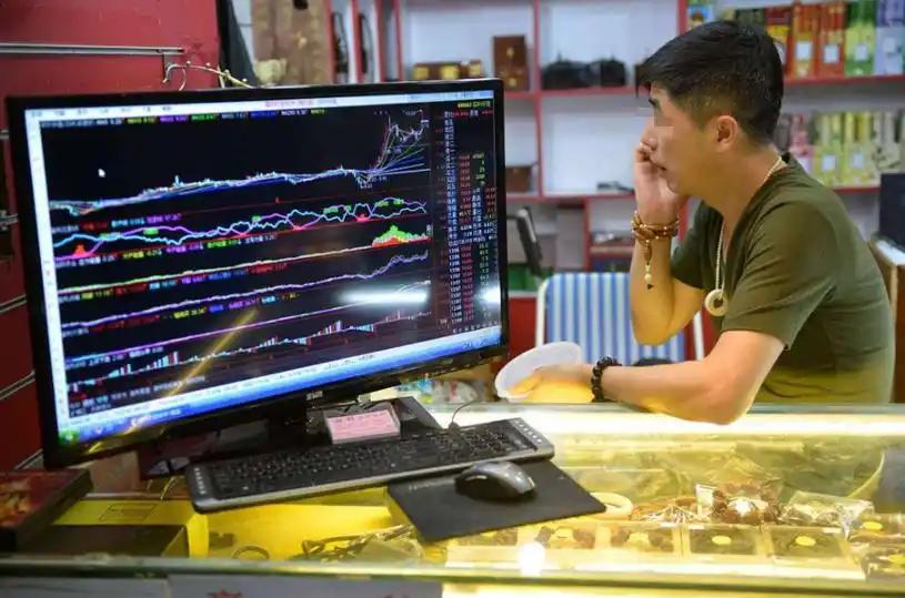 我炒股二十年，从来没有见过任何一个板块，能像证券板块一样被主力牢牢控制！我认