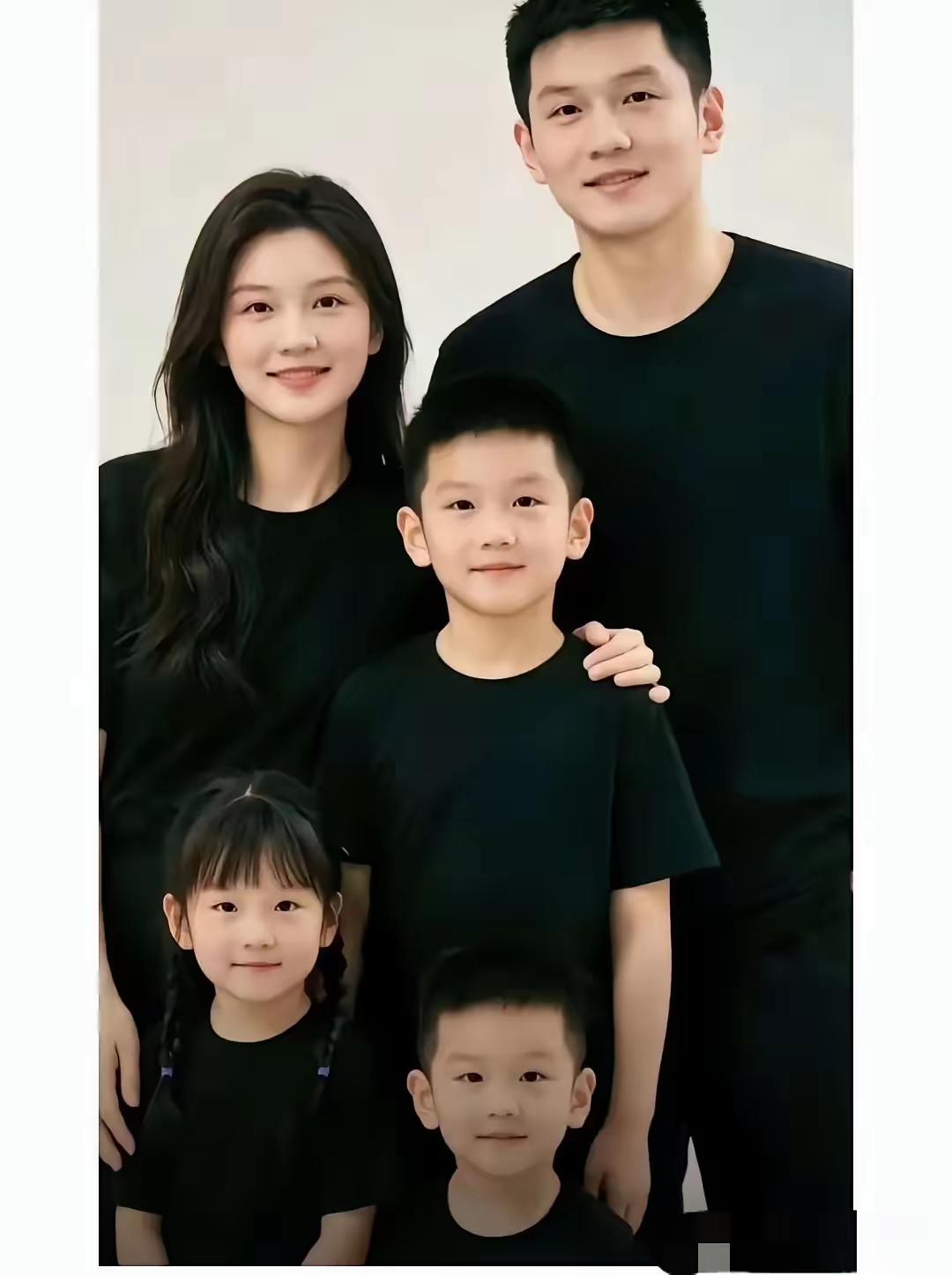 图中5人同框黑这张照却把全国人民都骗了小胖太会装了