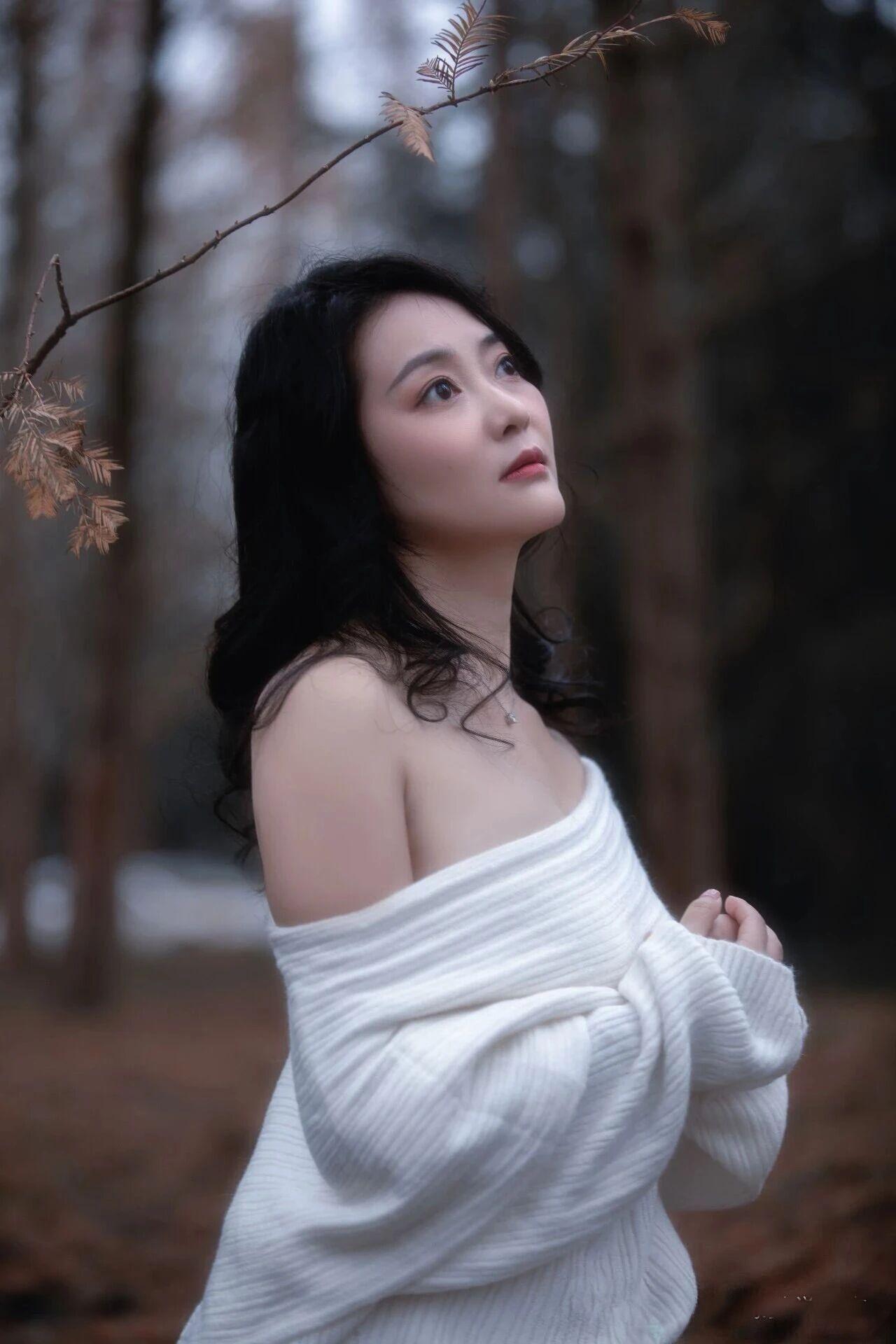 美貌本身就自带气质。不妨参考下图。