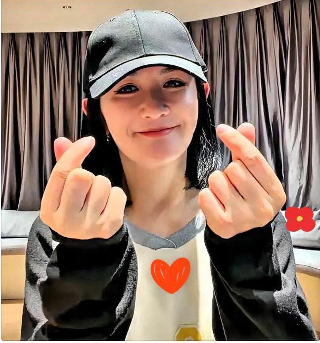 主持人里！我最想不通的就是谢娜了！钱财和名气都有了，她竟然宣布明年要开演唱