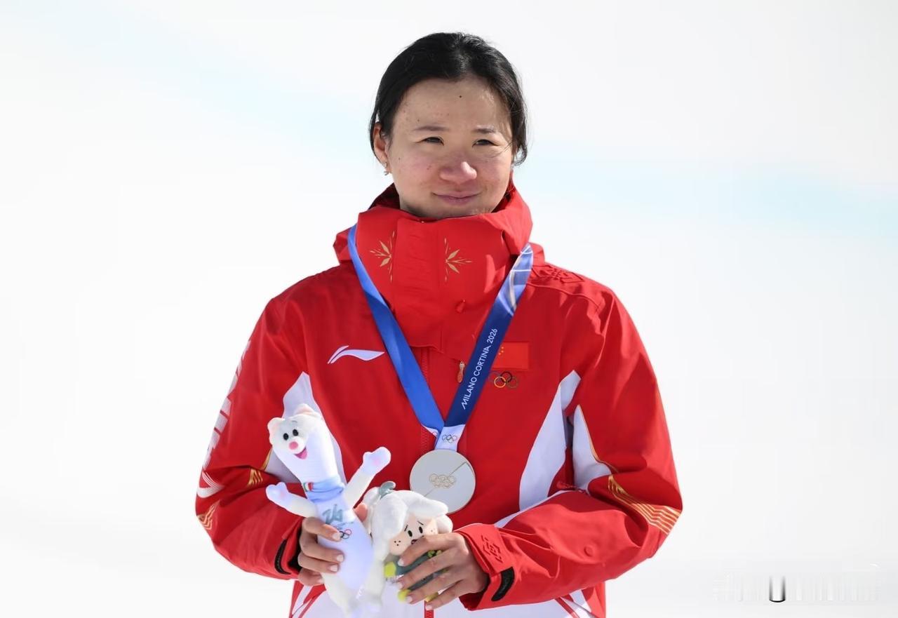 看完U池比赛才发现，李方慧这姑娘也太厉害了吧。很多人光看成绩，没注意到她最牛