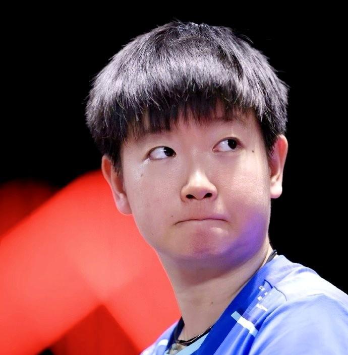马琳看了两场又摇头了……摇头的原因不是担心莎莎、曼昱这些主力，摇头的的是后备人