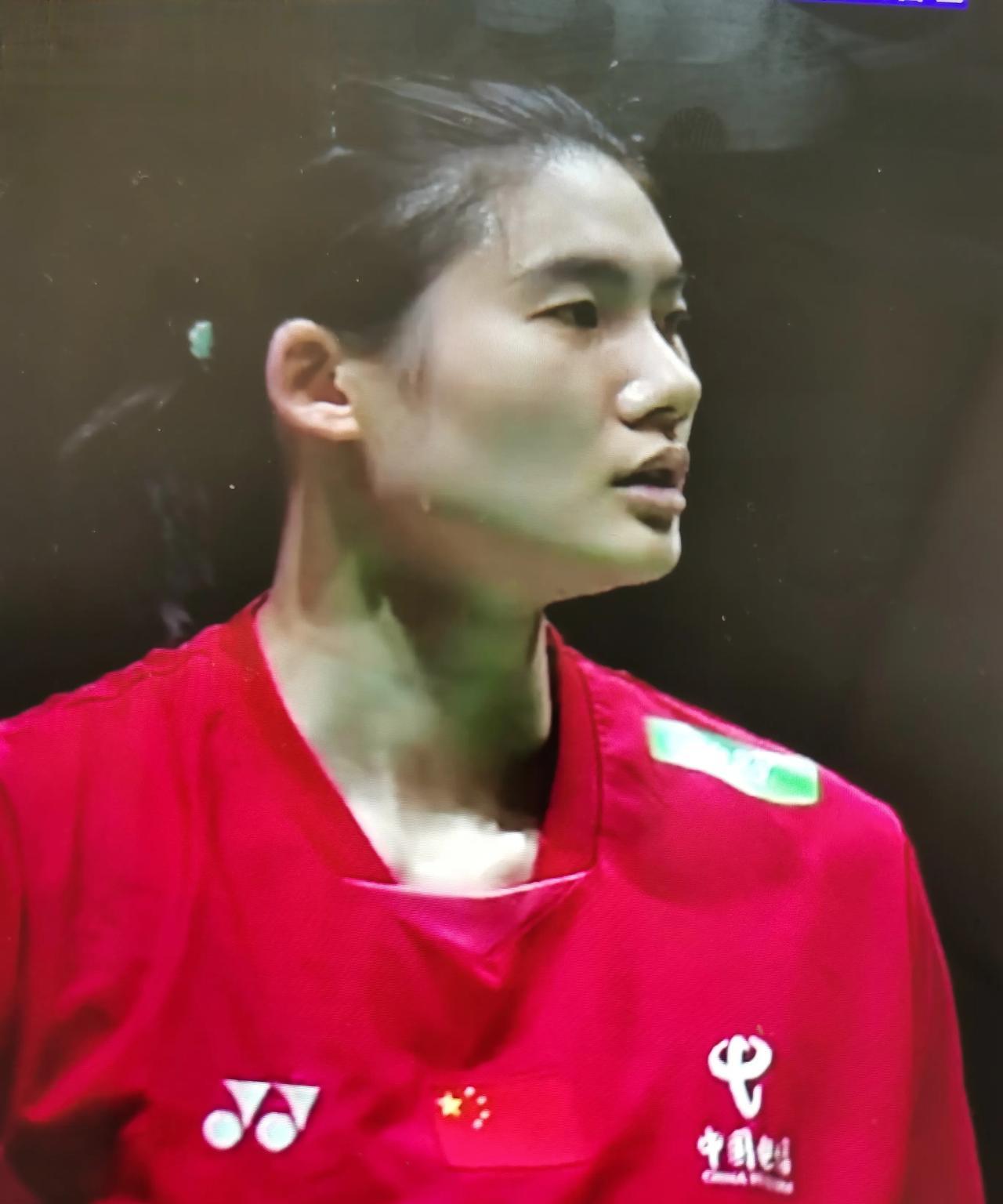 勇擒世冠！在今天中午刚刚结束的马来西亚羽毛球大师赛女单半决赛中，25岁世界排名第