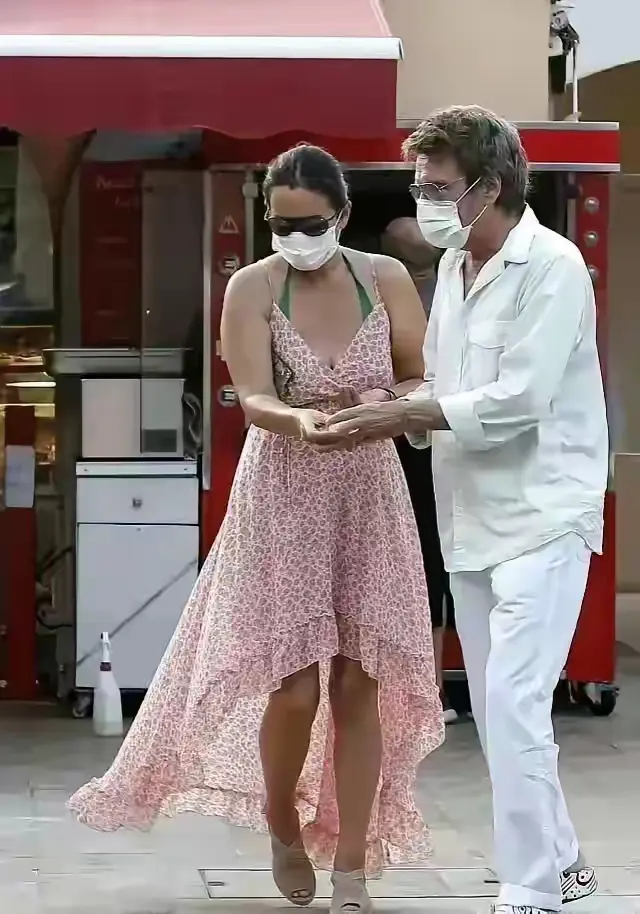 这还是巩俐吗？怎么跟我想的不太一样