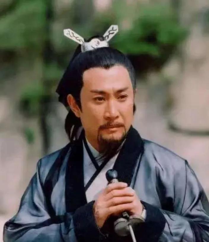 武当七子中，宋远桥算伪君子么？宋远桥抽出长剑，说道：“原来七弟撞见青书这小畜生