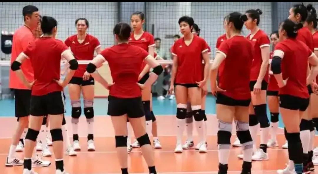 中国女排世联赛24人名单，年龄和身高如下:1，吴梦洁，23岁，189cm2，