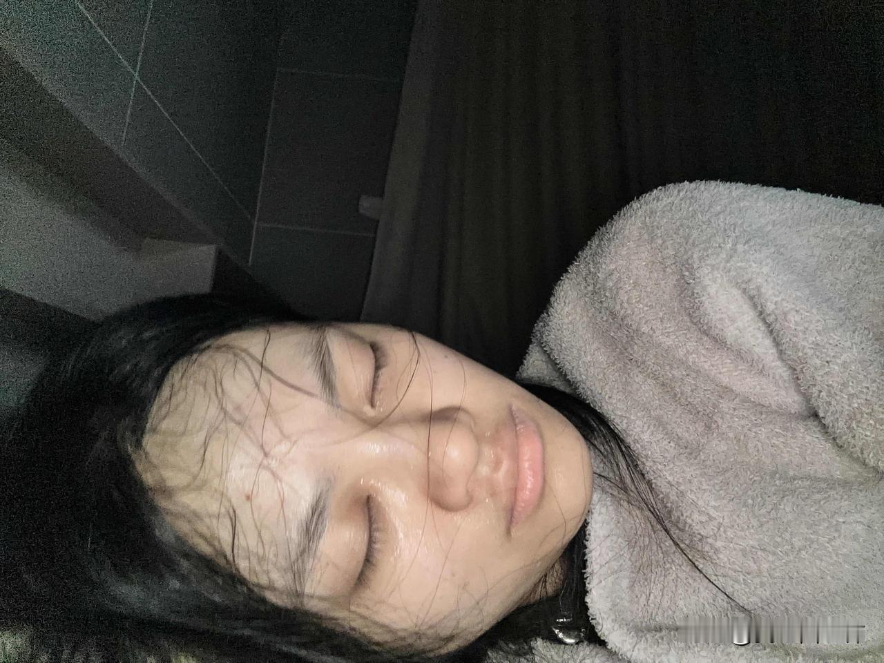 搞不清楚是什么病，去医院不知道挂什么科早上起床空腹上大号，突然肚子一阵绞痛，接