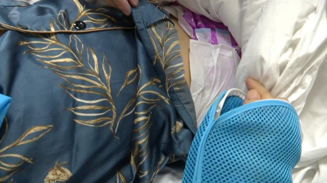 云南昆明，一名男子在吃了不少见手青之后，中毒产生了幻觉，见到了已经逝去的亲人要带