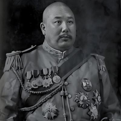 1924年，马福祥听说马鸿逵偷偷娶了袁氏，当场怒火中烧。他当众扇了马鸿逵几记耳光