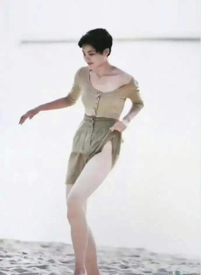 你被骗了多少年？这张让全网惊叹“王菲年轻时绝美”的照片，时间线全错了。照片