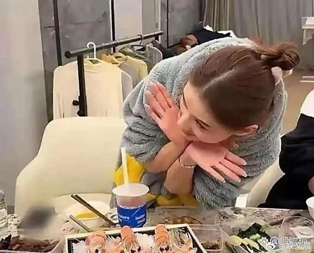 何超莲这波日常分享，奢华程度让人惊叹，看完直接无话可说。​​​