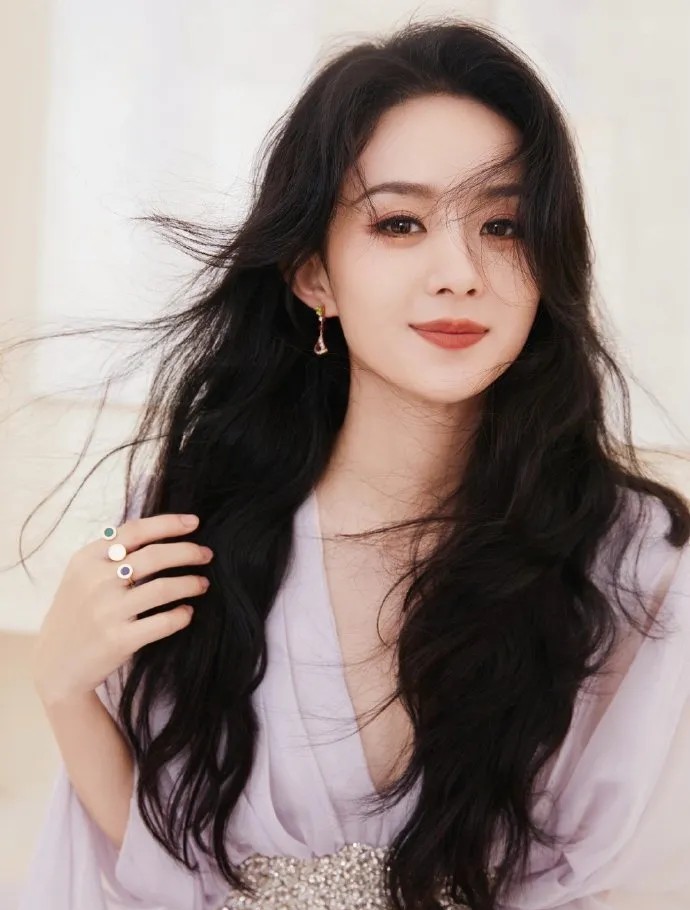 赵丽颖的颜值暴击又来了，每一帧都美到心巴上！
