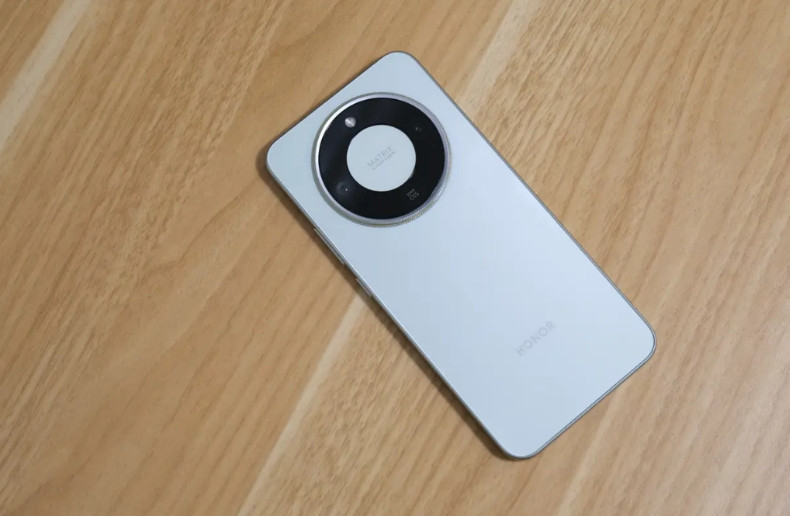 今年7月发布的荣耀X70，用了快4个月了，现在体验怎么样呢？个人感觉，在中端