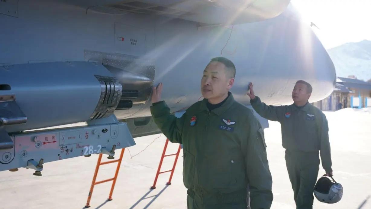 天山飞豹，老飞停飞烽火问鼎计划制胜空天