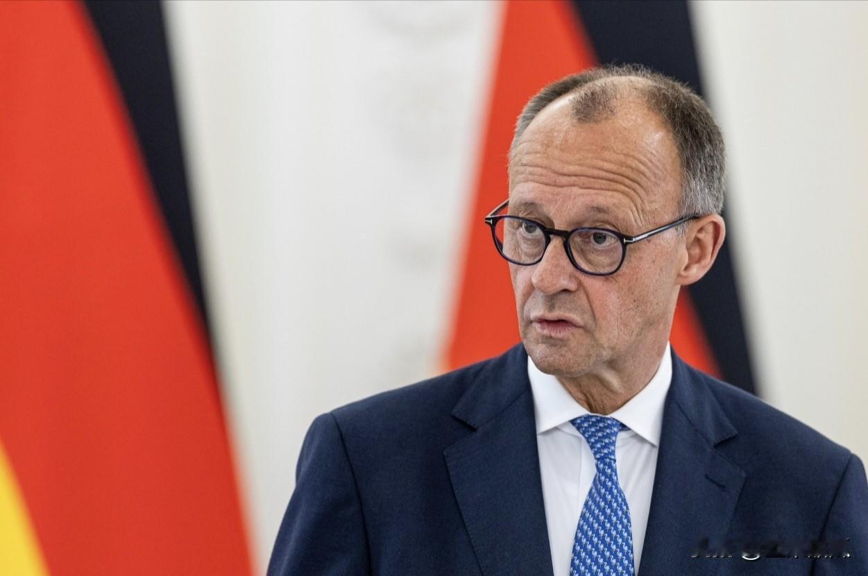 欧洲分裂开始。德国总理梅尔茨通话中对给泽连斯基说，必须“在接下来的几天里格外小心