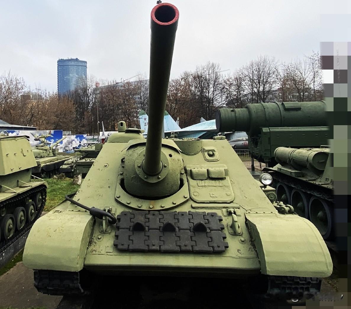 当苏德战争进行到1942年底的时候，随着德三不断把一些新型和改型坦克投入战场，苏